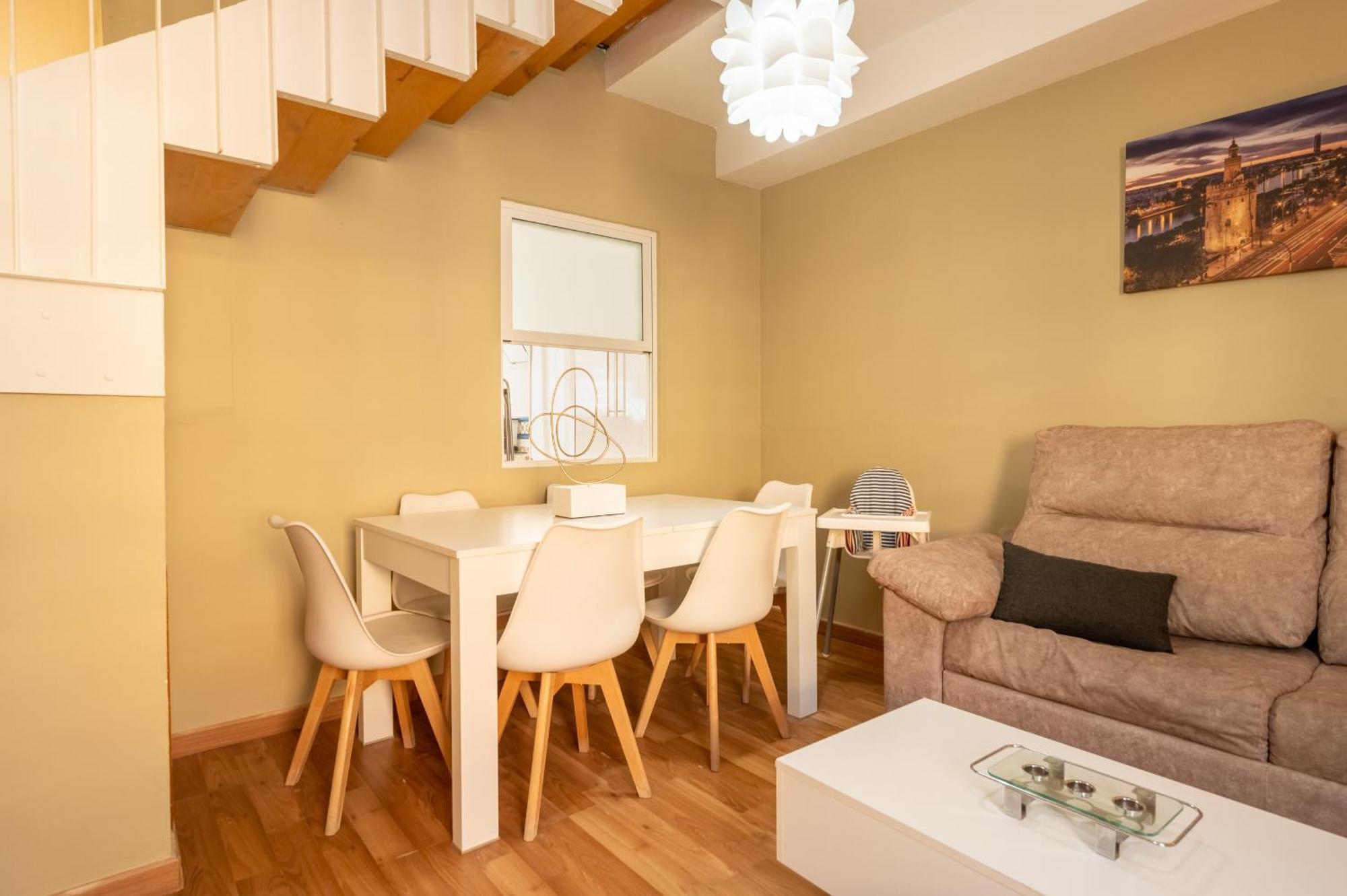 Casa Unifamiliar Apartment Севиля Екстериор снимка