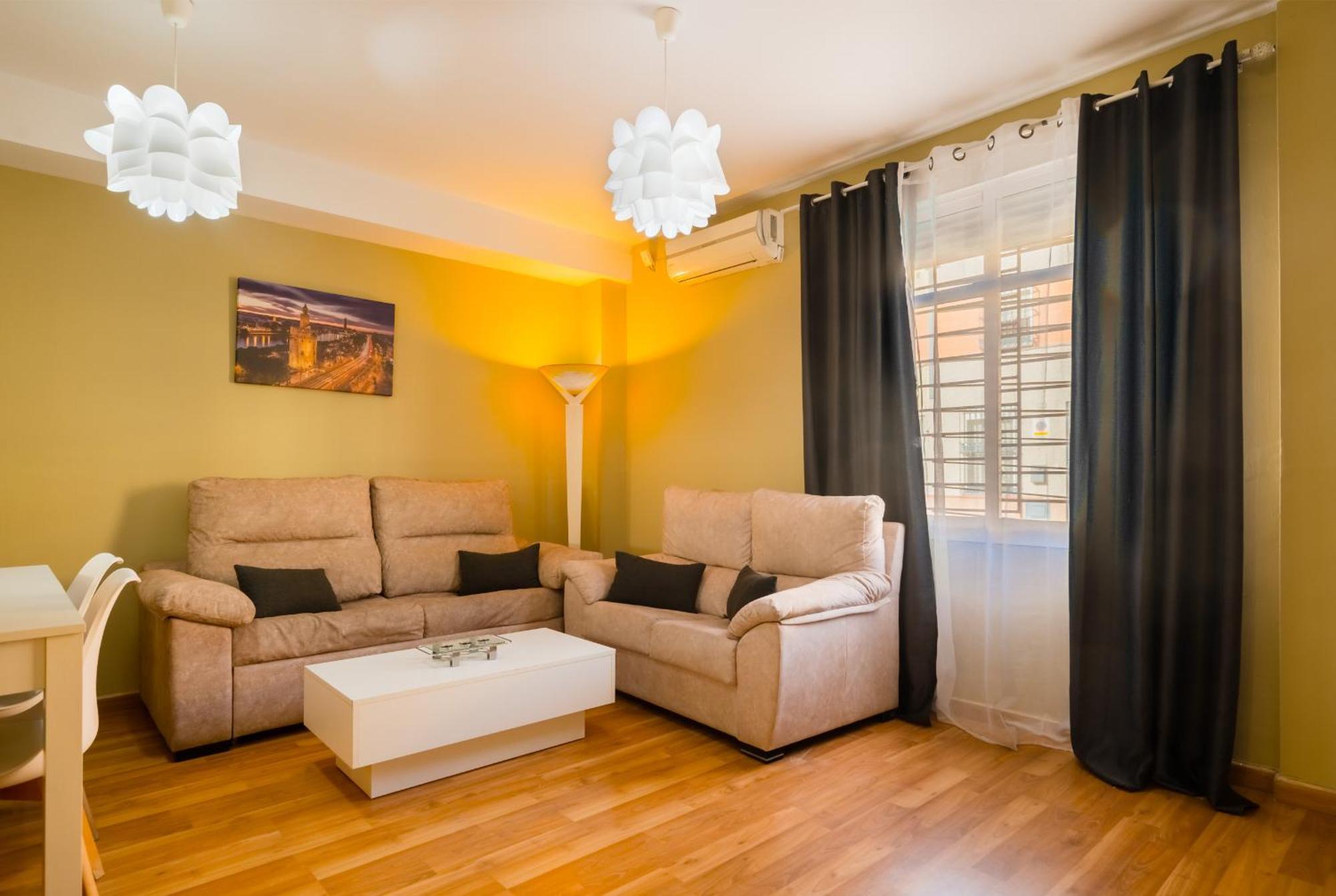Casa Unifamiliar Apartment Севиля Екстериор снимка