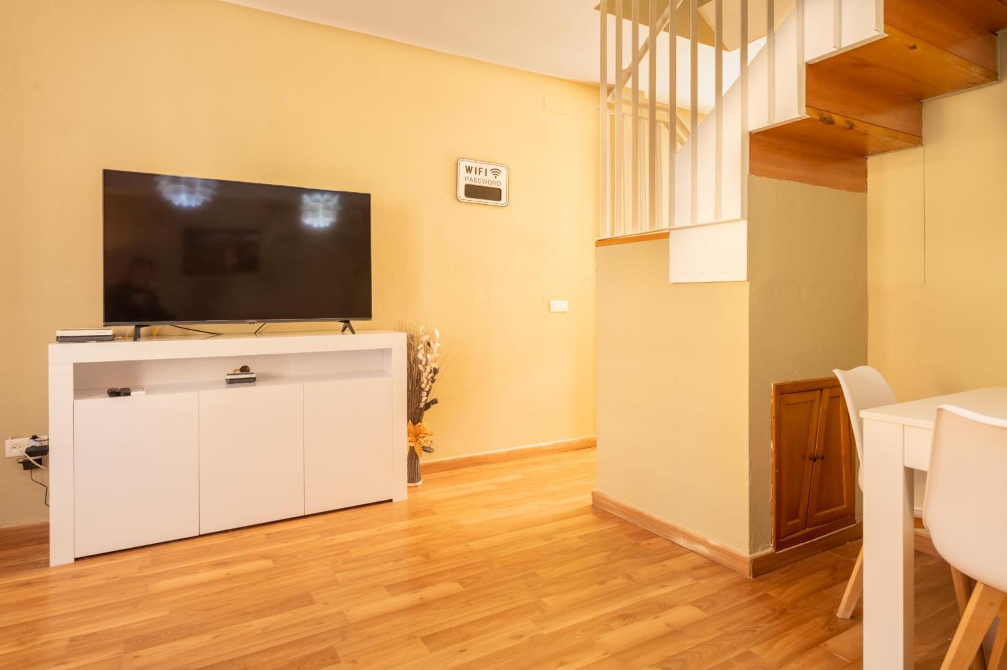Casa Unifamiliar Apartment Севиля Екстериор снимка