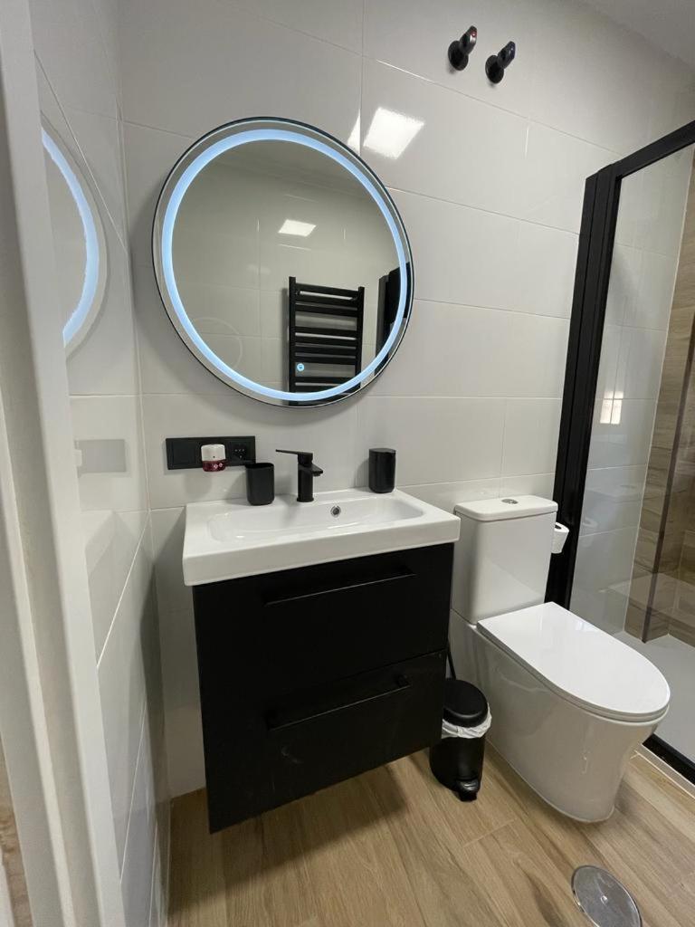 Casa Unifamiliar Apartment Севиля Екстериор снимка